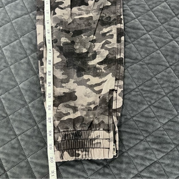 Spanx Jogger Pants Women Large Twill Cargo Black Camo High Rise B28 - Picture 10 of 11